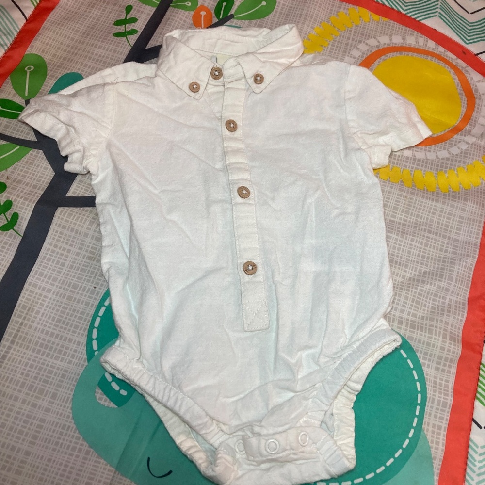❤️2 outfits with shorts/suspenders 3-6 months - Picture 4 of 7